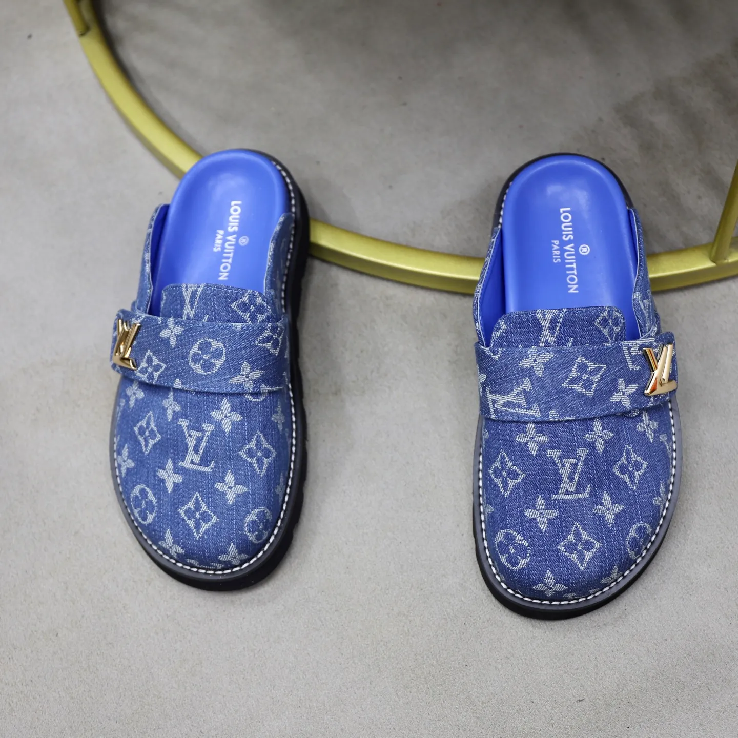 Ex-factory price 420💰 Lv. Popular men's slippers hot sale 🔥 🩴Official website one to one production 38-45 sizes 45 46 🉑️Customized!